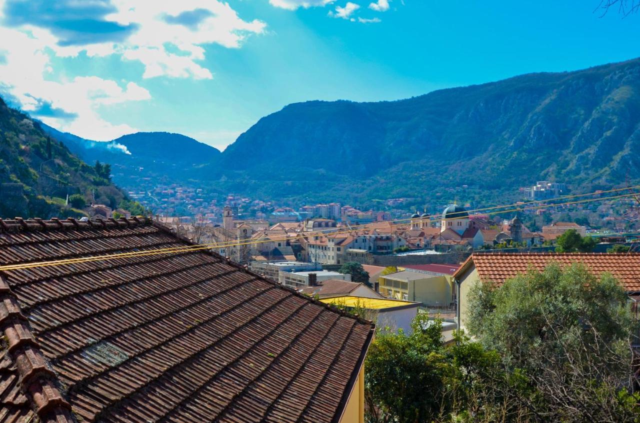 Red House Apartment Kotor Exterior photo
