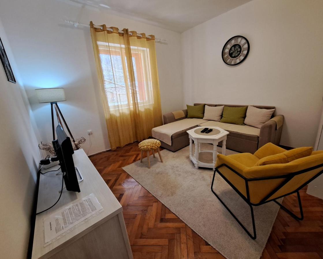 Red House Apartment Kotor Exterior photo