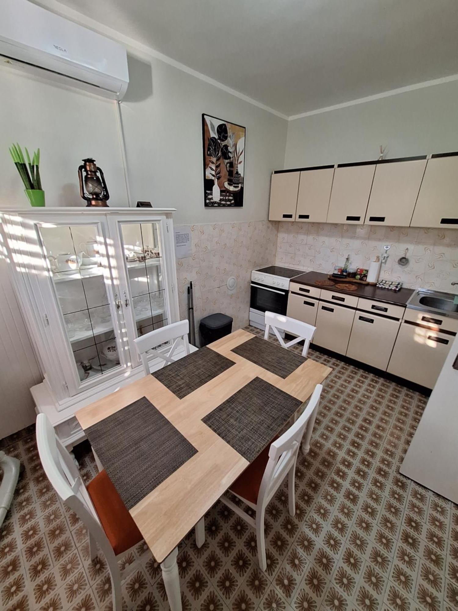 Red House Apartment Kotor Exterior photo